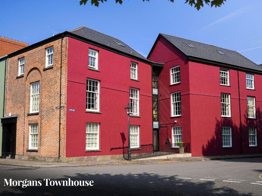 Morgans Townhouse Overnight Stay & Breakfast for Two